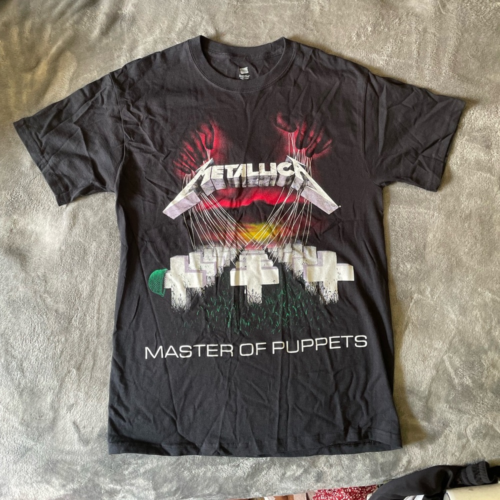 Men’s medium Metallica band tee.